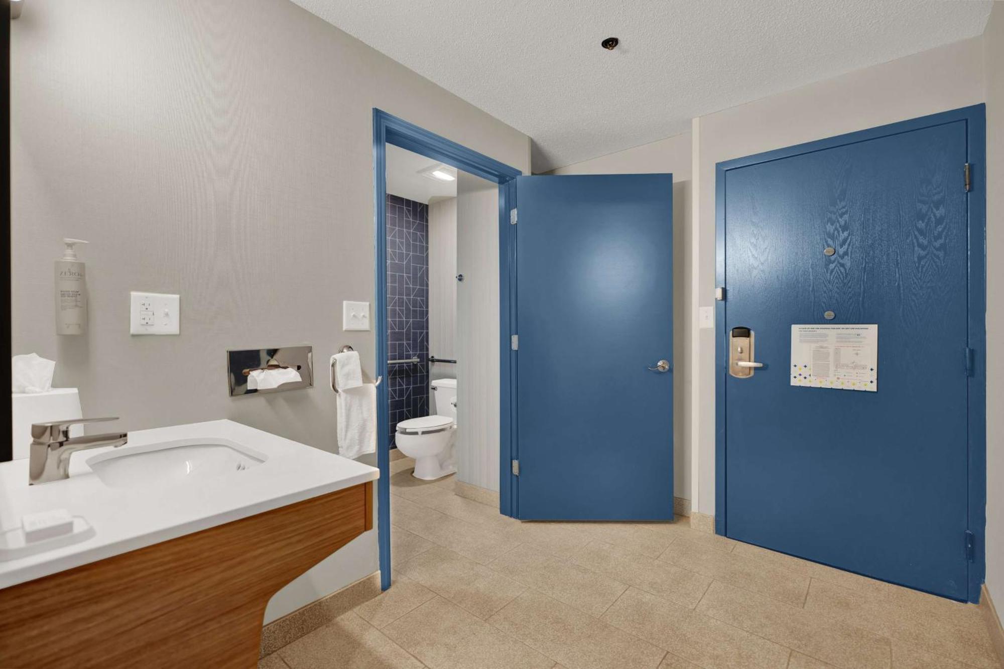 Spark By Hilton Plymouth Exterior photo
