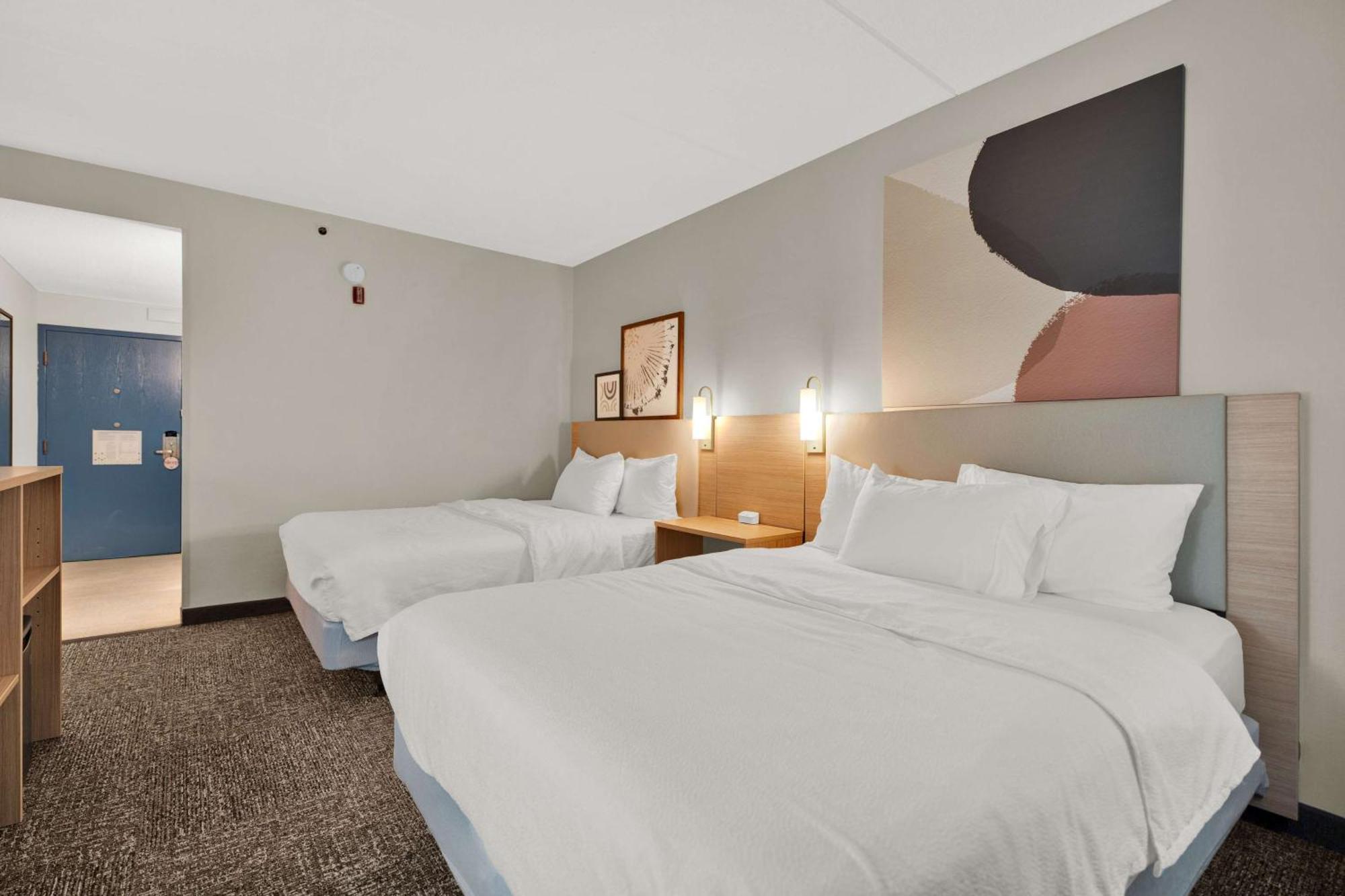 Spark By Hilton Plymouth Exterior photo